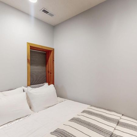 Chillaxin Aparthotel McHenry Εξωτερικό φωτογραφία